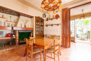 Casa  Calle riera gavarra. Una casa con historia y elegancia en el centro de canet de mar
