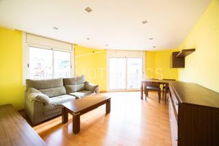 Pis  Sant josep. Luminoso piso esquinero de 4 habitaciones en el centro de canet