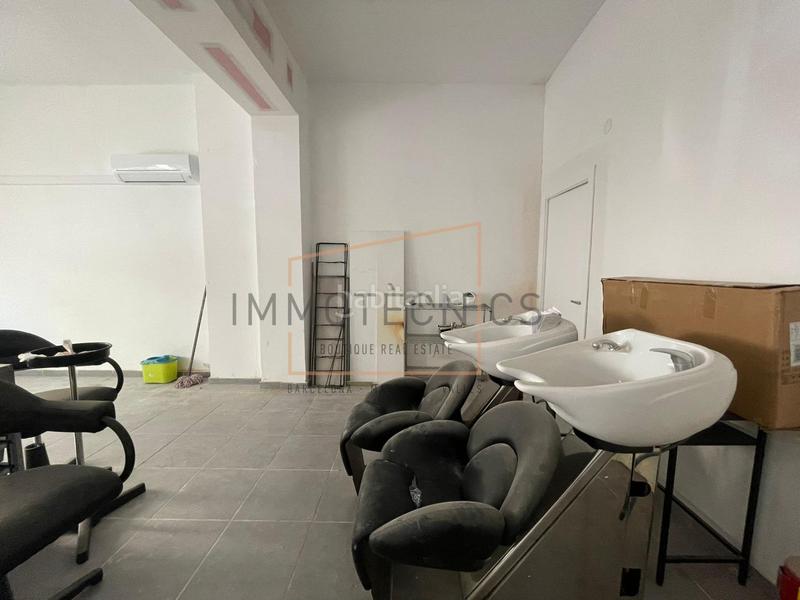 Foto 8b2efb74-d600-447d-bb44-326e66d9aa63. Local comercial a Hostal Granollers