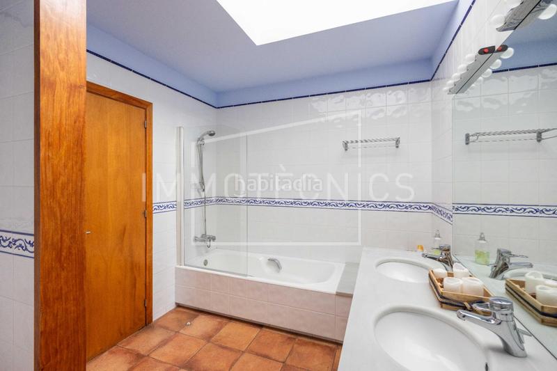 Foto 0d9f03ee-339d-4f23-9bbb-0c848eb1ccee. Casa un refugio que no solo se mira, se siente. en Sant Andreu de Llavaneres