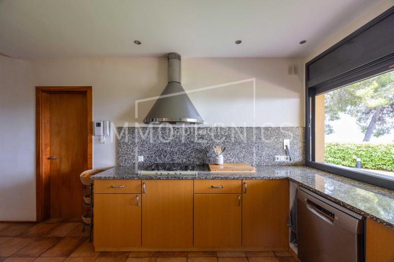 Foto bbc9ed57-91f7-4872-8f91-98e4aa11b0ed. Casa un refugio que no solo se mira, se siente. en Sant Andreu de Llavaneres