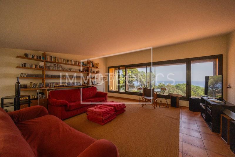 Foto cf64cb55-40a4-4bd8-9d38-f9a9aa36922e. Casa un refugio que no solo se mira, se siente. en Sant Andreu de Llavaneres
