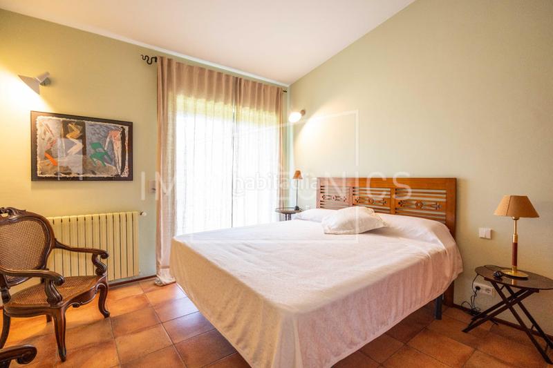 Foto f78af382-36e5-4d40-ba53-601f8b4a07df. Casa un refugio que no solo se mira, se siente. en Sant Andreu de Llavaneres