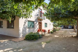 Mas  Barrio veinat de llado. Finca rstica con encanto en argentona  calidad de vida, estilo
