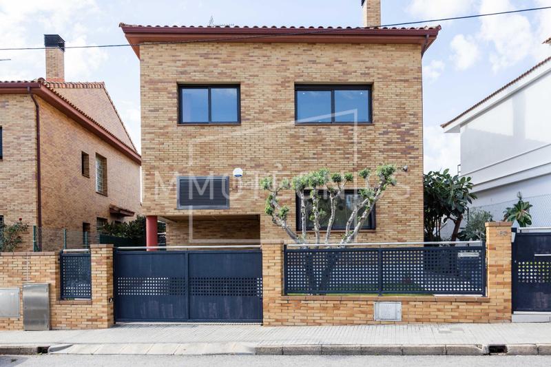 Foto f01cf8a6-78ee-4fe1-9262-afb727f10511. Chalet con riscaldamento parcheggio piscina in Can Moré - Santa Anna - Can Feliu de Merola Pineda de Mar