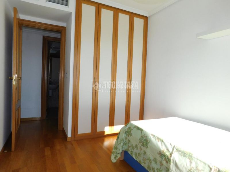 Foto 1ceda39c-8c58-48a2-adaf-3272fdda13ea. Àtic amb calefacció aparcament piscina a Parque de los Cineastas Zaragoza