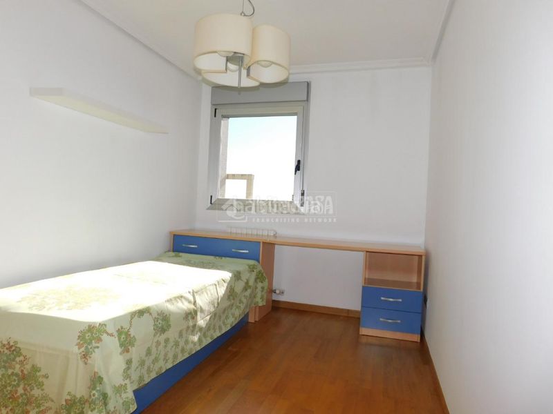 Foto 204eab0f-7b2c-416e-ac9e-6c65465951b9. Àtic amb calefacció aparcament piscina a Parque de los Cineastas Zaragoza