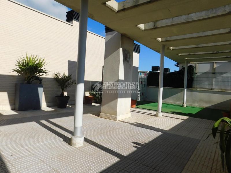 Foto 21504561-f8f2-4132-a82d-212338f9bd6c. Àtic amb calefacció aparcament piscina a Parque de los Cineastas Zaragoza