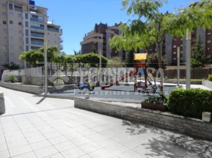 Foto 2752cc29-b844-4ae2-8bae-b314ecb491b0. Àtic amb calefacció aparcament piscina a Parque de los Cineastas Zaragoza