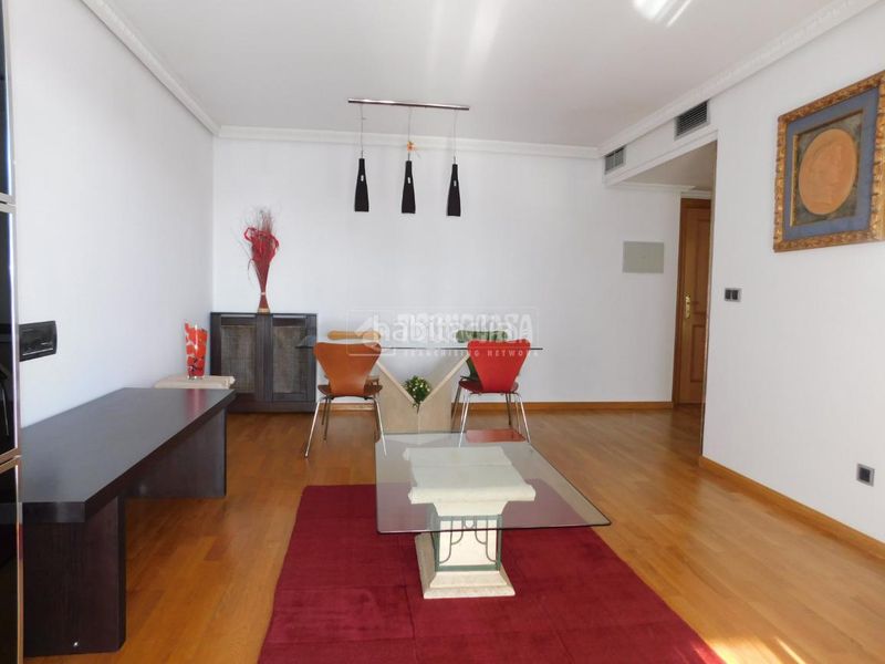 Foto d2ed8967-c3e8-4053-b0b7-3a3ca924c212. Àtic amb calefacció aparcament piscina a Parque de los Cineastas Zaragoza