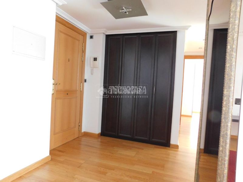 Foto defaa175-d329-4c3d-bcef-0f6f311ed999. Àtic amb calefacció aparcament piscina a Parque de los Cineastas Zaragoza