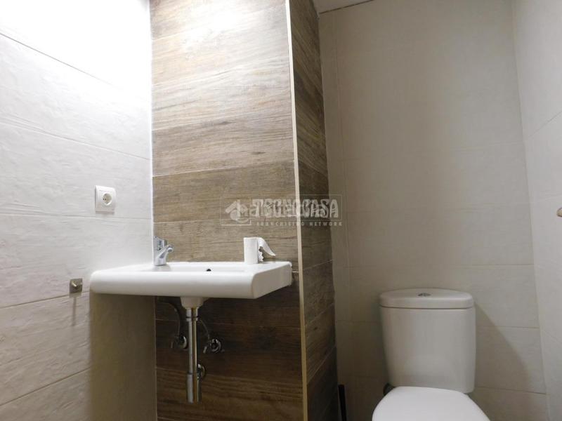 Foto 88a8a99f-cace-450e-8d48-0be800756a3a. Lloguer local comercial a Ranillas Zaragoza