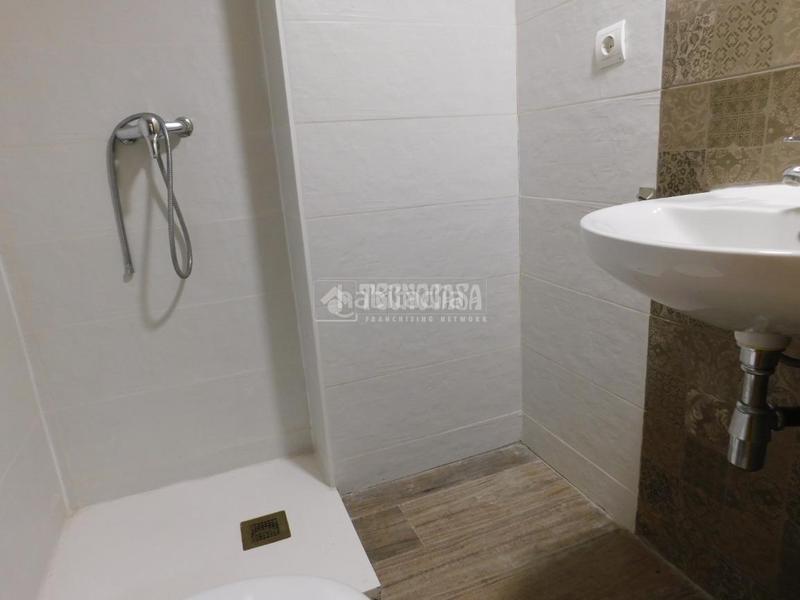 Foto ab9967f4-0aea-4f25-b721-6e0fb6c8a0f9. Lloguer local comercial a Ranillas Zaragoza