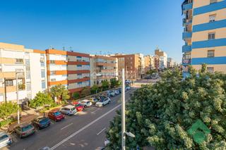Pis  Avd fuerzas armadas. Piso en venta en algeciras