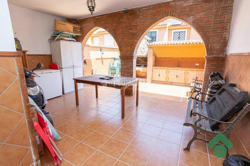 Foto aed45740-9e28-4cad-a799-188d3aafca16. Casa pareada casa en venta en San García Algeciras