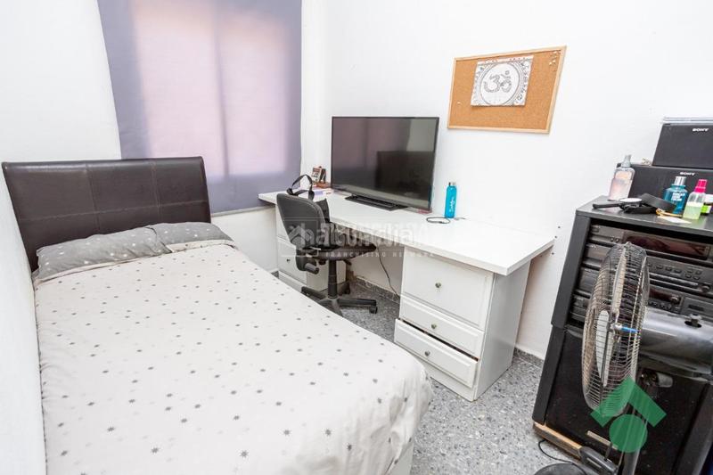 Foto e705223b-9a16-4778-a2f8-83b17f5743f4. Casa pareada casa en venta en San García Algeciras