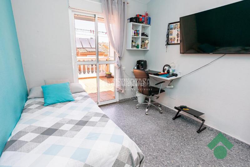 Foto e9809e98-703e-4c0b-82d8-1d674be1b018. Casa pareada casa en venta en San García Algeciras