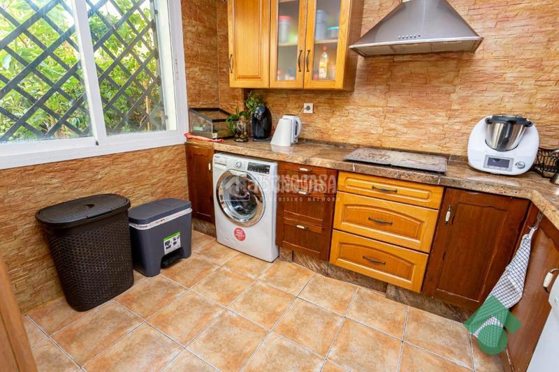 Foto 15db08ae-7968-4ce0-b9b2-1f817b6e8b03. Casa pareada casa en venta en San García Algeciras
