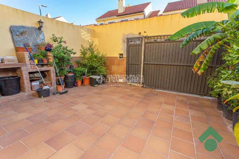 Foto dd419d9d-6043-41f2-ac97-d9dc1309fb3a. Casa pareada casa en venta en San García Algeciras