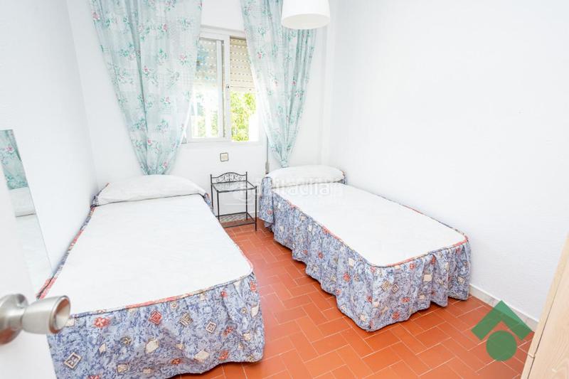 Foto 3b425122-ca52-4e63-8db8-34d9c351b463. Casa aparellada amb piscina a San García Algeciras