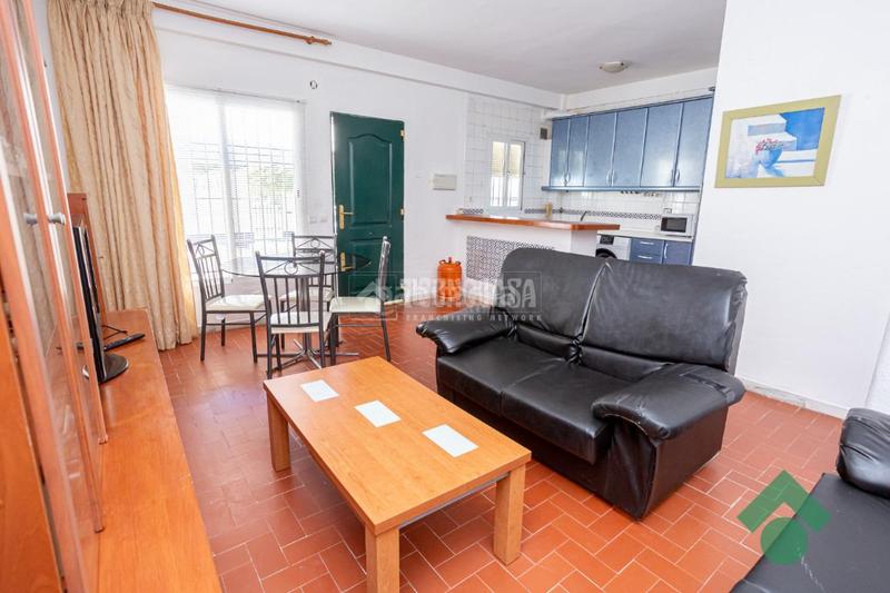 Foto 70fcbe51-04ef-45d0-80aa-012c0fe747aa. Casa aparellada amb piscina a San García Algeciras