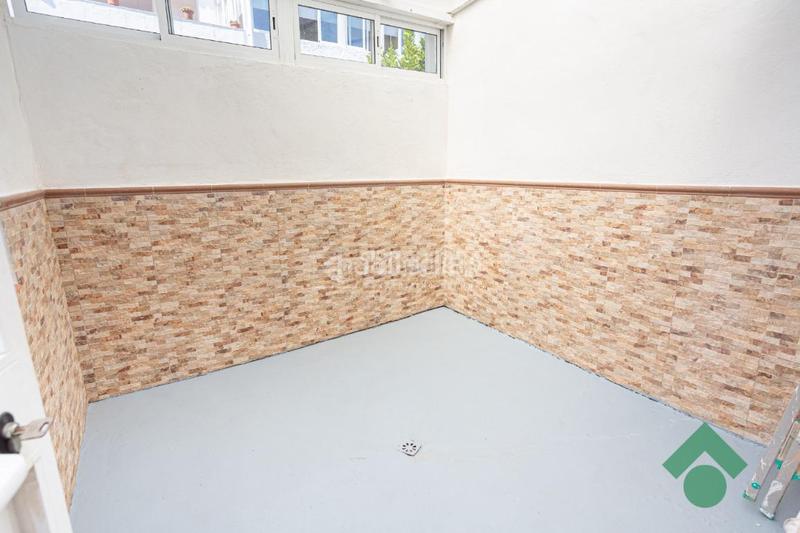 Foto 88aae535-3961-4eb3-a20b-0f2e8cfd9955. Casa aparellada amb piscina a San García Algeciras