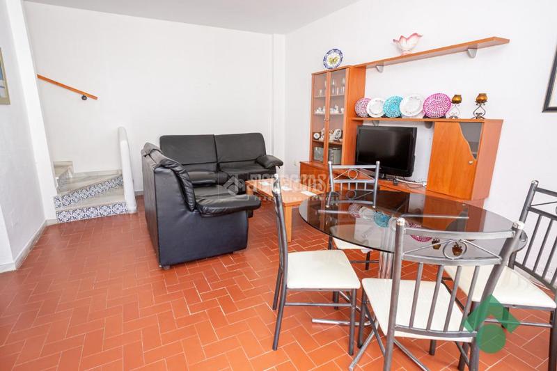 Foto de3f7b76-0250-4de3-93db-2ab2a01dbad4. Casa aparellada amb piscina a San García Algeciras