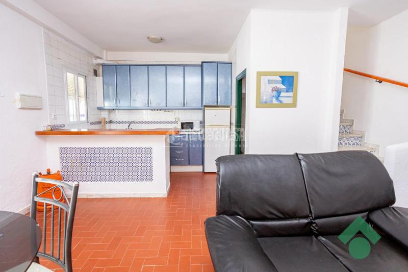 Foto fa917bba-8cbe-43cf-ac3a-f462cd354df3. Casa aparellada amb piscina a San García Algeciras