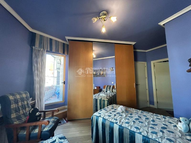 Foto 25e71cb7-5b1e-4875-b6d7-77cc42403b9a. Pis amb calefacció piscina a Pacífico Madrid