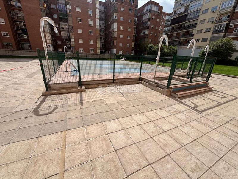 Foto 5485eaa9-08f2-46f3-a593-f134438d9e0c. Pis amb calefacció piscina a Pacífico Madrid