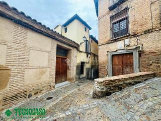 Casa aparellada a Casco Histórico. Casa en venta en toledo