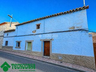 Doppelhaus in Menasalbas. Casa en venta en menasalbas