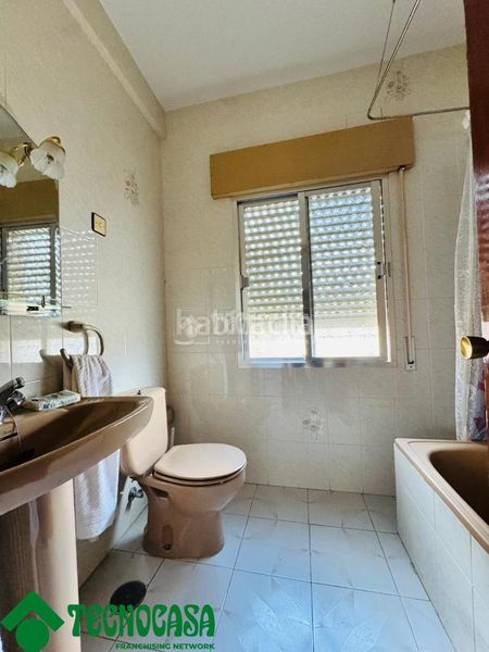 Foto 109a4e5b-59f3-4886-b0d1-4d23506181b6. Casa aparellada a Navalmorales (Los)