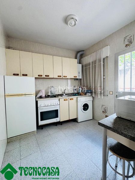 Foto 1dde0759-6242-495d-a66c-10288478fb3b. Casa aparellada a Navalmorales (Los)