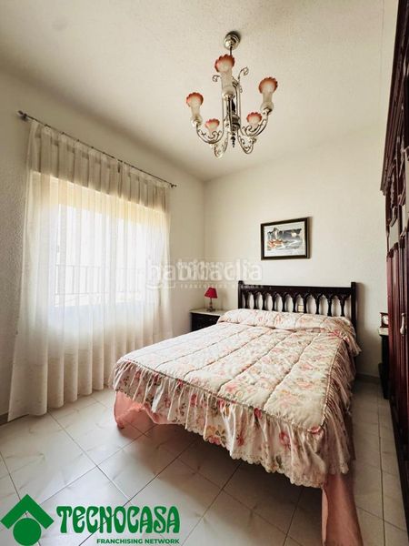 Foto 4d0c8d04-a111-432b-b904-da3980bfc6e5. Casa aparellada a Navalmorales (Los)