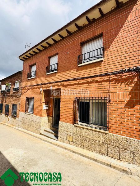 Foto 4e89243b-a4c2-4d68-83b2-f6f853753a6d. Casa aparellada a Navalmorales (Los)