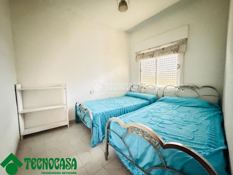 Foto c163bbba-0b22-4da4-9b27-58ec7e0ac4ea. Casa aparellada a Navalmorales (Los)