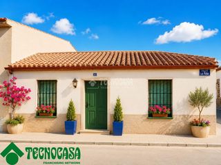 Casa bifamiliare in Urda. Casa en venta en urda