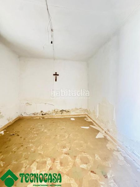 Foto b9454464-8b0c-4ca9-b7d9-a071a3628b82. Casa aparellada a Urda