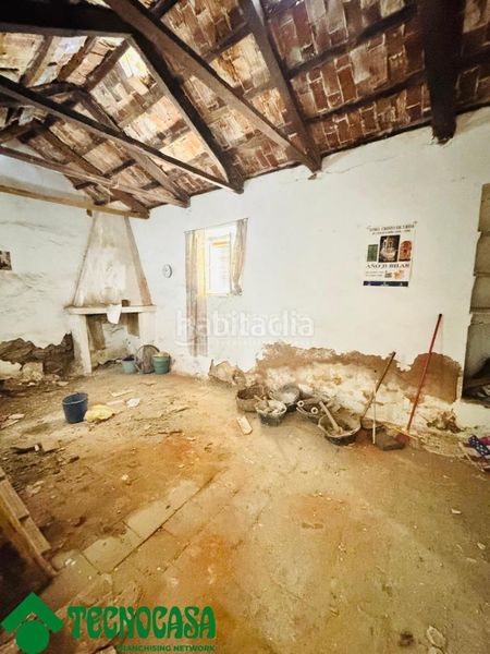 Foto ca36b5de-712d-42ef-824c-8af3cef932ff. Casa aparellada a Urda