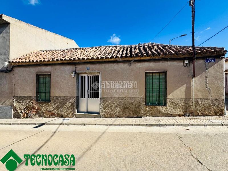 Foto e43091d7-5729-4163-939e-e622a50b3157. Casa aparellada a Urda