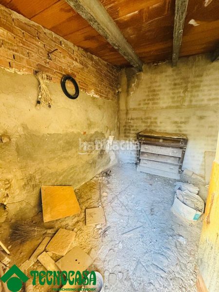 Foto f312136e-39f9-4a3c-89bf-651ee670d161. Casa aparellada a Urda
