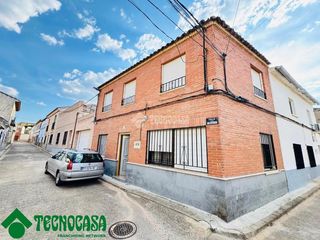 Casa aparellada a Navalmorales (Los). Casa en venta en los navalmorales