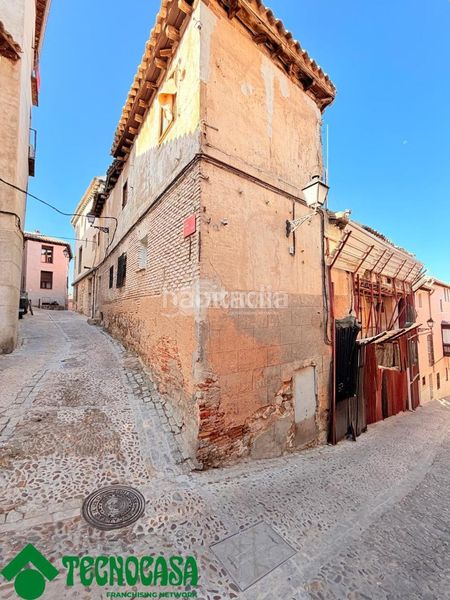 Foto 424f26b6-9672-4065-bb3e-ad7199ca722b. Casa aparellada a Casco Histórico Toledo
