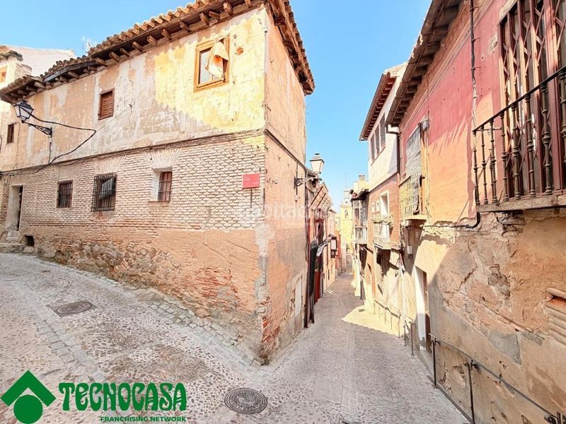 Foto 50d2e0e1-528b-459b-8505-a454f0940364. Casa aparellada a Casco Histórico Toledo