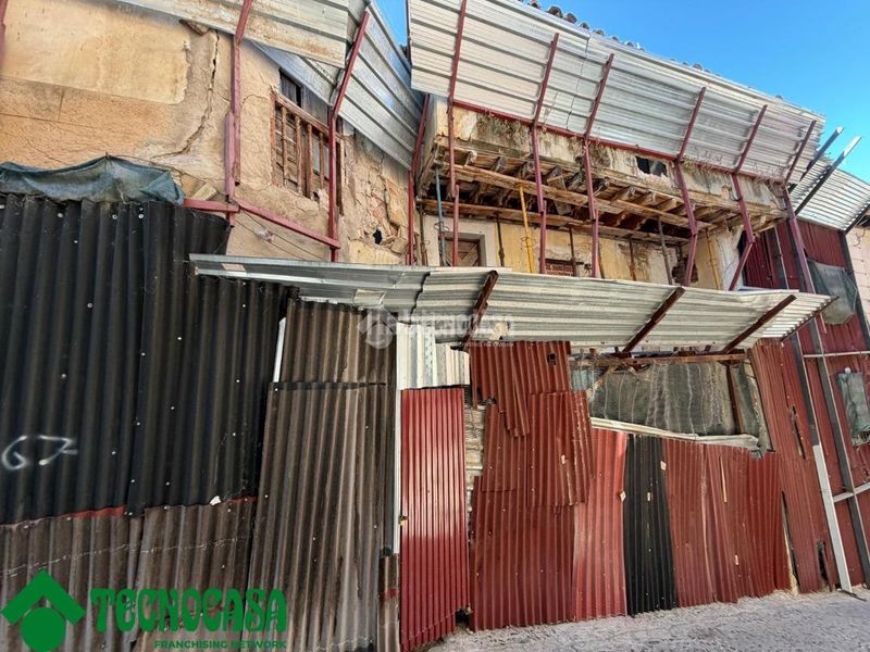 Foto 65972af3-cfb9-405b-8345-681d6cddfb37. Casa aparellada a Casco Histórico Toledo