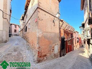 Casa bifamiliare in Casco Histórico. Casa en venta en toledo