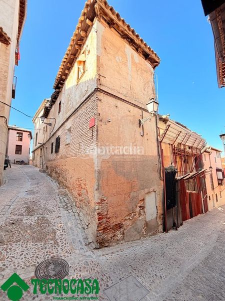 Foto ba697a75-1182-4638-b9ab-8a381c21b48b. Casa aparellada a Casco Histórico Toledo