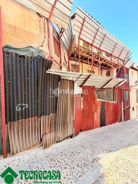 Foto cb1170cd-7dde-4fae-ad1f-b6c20ce59d3c. Casa aparellada a Casco Histórico Toledo