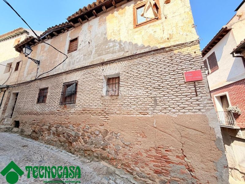 Foto d9e39502-2559-4495-82f3-c7190b10bcd9. Casa aparellada a Casco Histórico Toledo